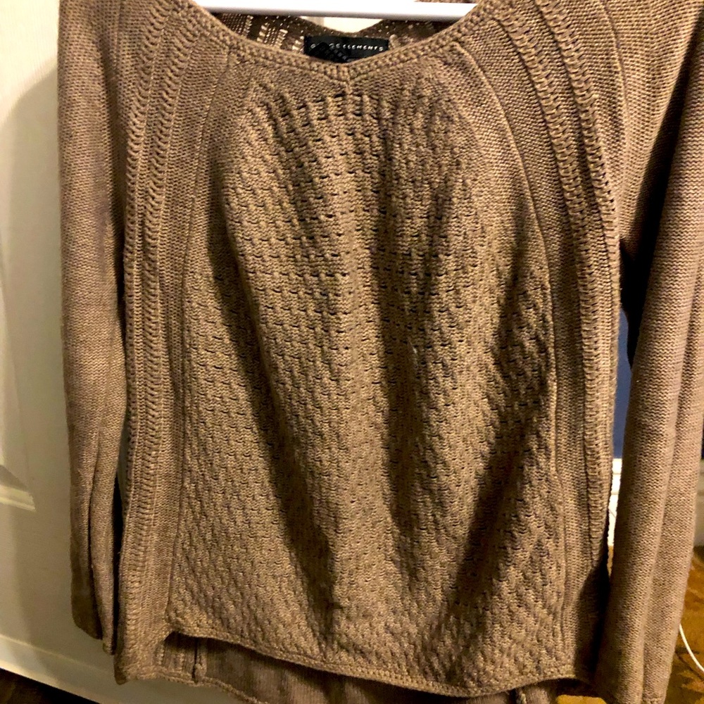 Long small size sweater. Super cute
